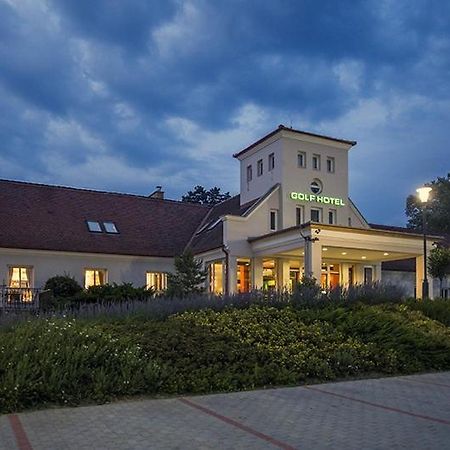 Old Lake Golf Hotel Tata Extérieur photo